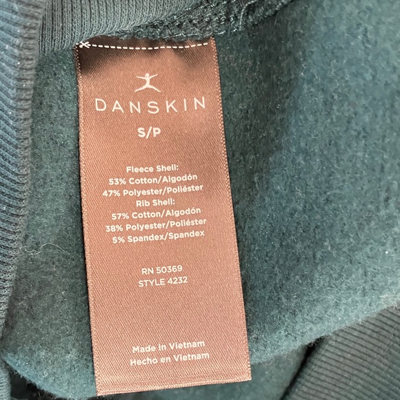 FOREST GREEN DANSKIN CROPPED HOODY
SIZE SMALL - Picture 7 of 10